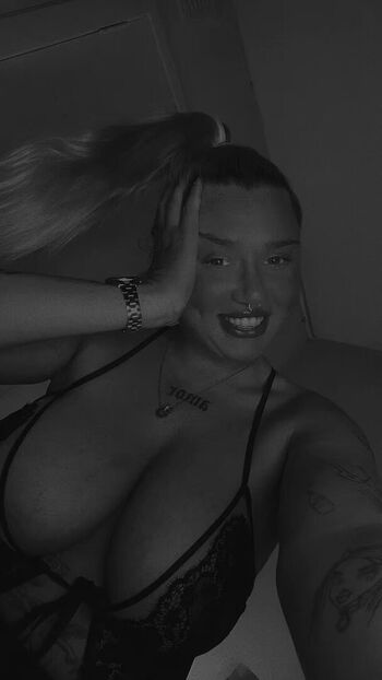 Full leaked Laurajmclean private onlyfans photo