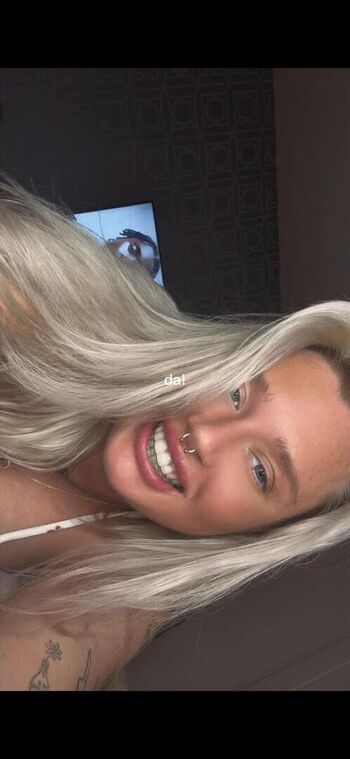 Full leaked Laurajmclean private onlyfans photo