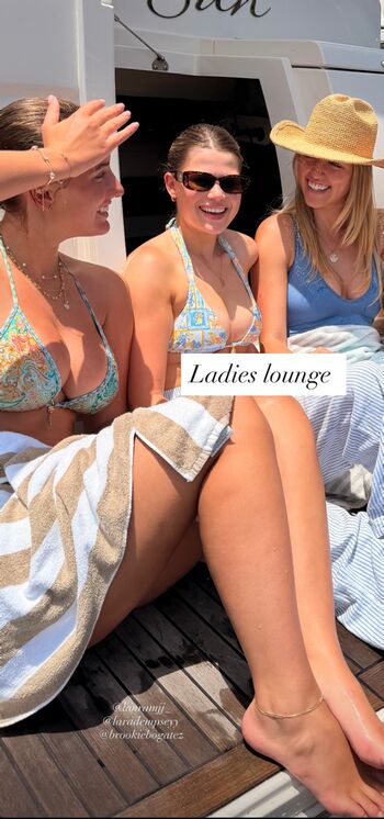 Full leaked Lauramjj page private onlyfans photo