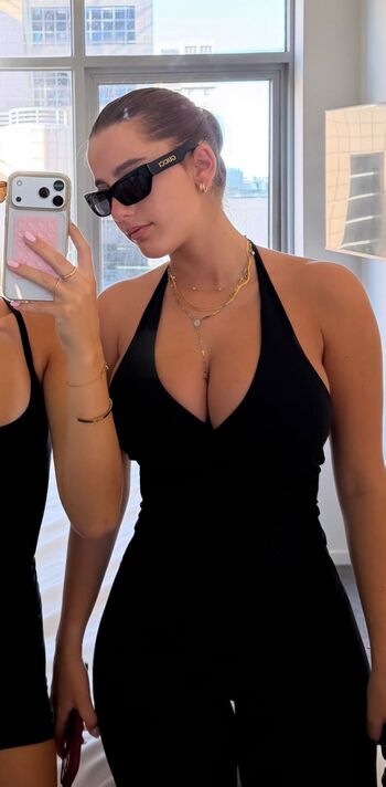 Full leaked Lauramjj page private onlyfans photo