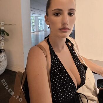 Full leaked Lauramjj private onlyfans photo