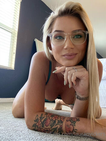 Full leaked Lauranvickers private onlyfans photo