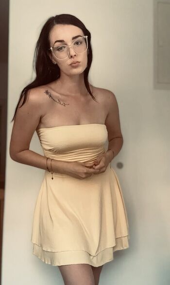 Full leaked Laurasidorjak private onlyfans photo