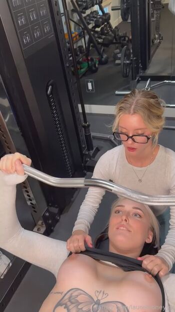 Full leaked Laurelhoneyyy private onlyfans photo