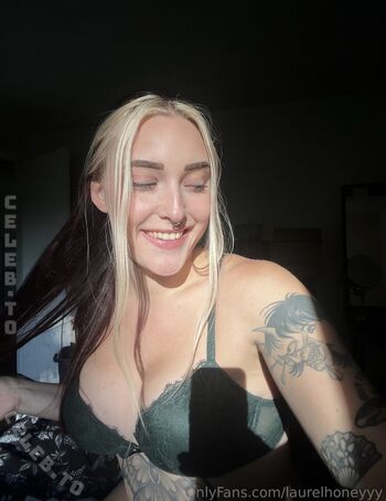 Full leaked Laurelhoneyyy private onlyfans photo