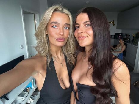 Full leaked Lauren fardon private onlyfans photo