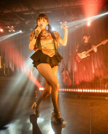 Lauren Mayberry