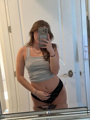 Full leaked Laurenrossi private onlyfans photo