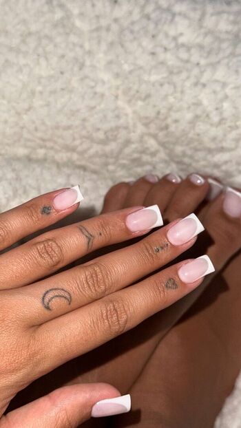 Full leaked Laurgmzz page private onlyfans photo