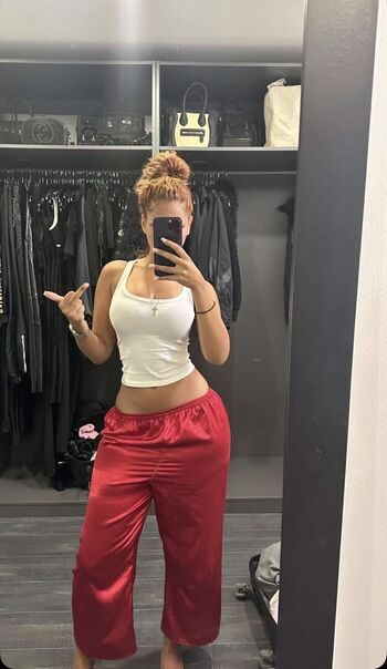 Full leaked Laurgmzz page private onlyfans photo