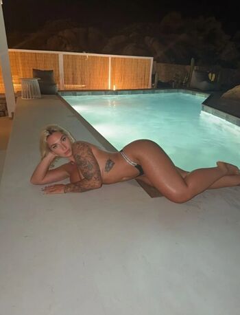 Full leaked Laurine private onlyfans photo