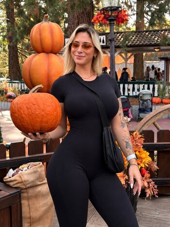 Full leaked Laurine private onlyfans photo