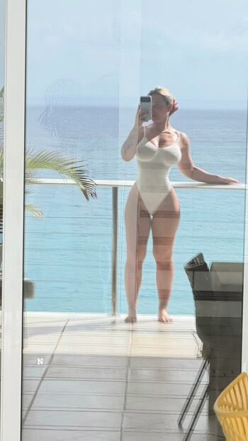 Full leaked Laurine private onlyfans photo