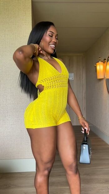 Full leaked Lauufitt page private onlyfans photo
