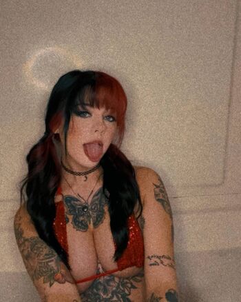 Full leaked Lavacait private onlyfans photo