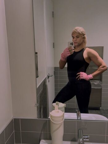 Full leaked Lavendiaries private onlyfans photo