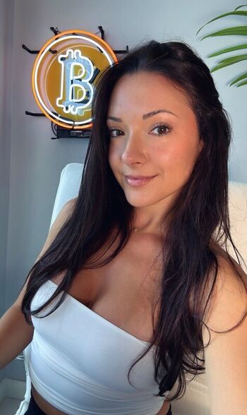 Full leaked Layah heilpern page private onlyfans photo