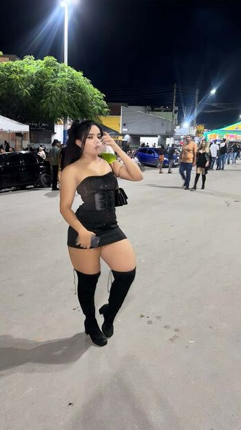 Full leaked Laylouizze private onlyfans photo