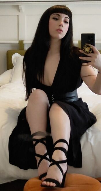 Full leaked Layna lazar private onlyfans photo