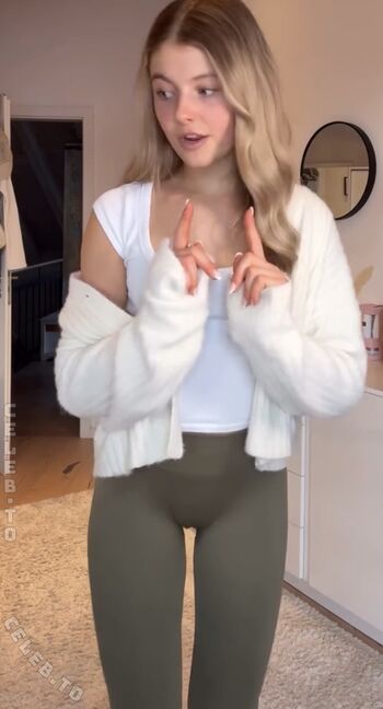 Full leaked Lea alena private onlyfans photo