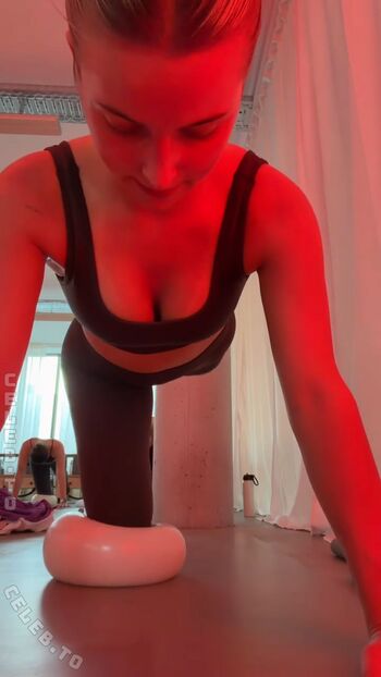 Full leaked Lea breuer page private onlyfans photo