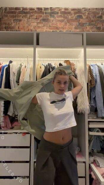 Full leaked Lea breuer page private onlyfans photo