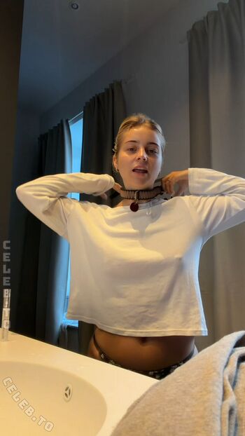 Full leaked Lea breuer page private onlyfans photo