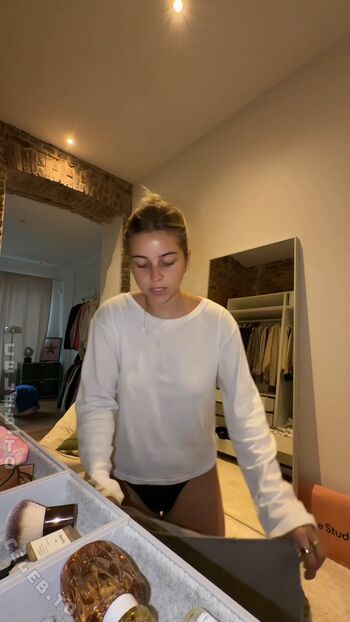Full leaked Lea breuer page private onlyfans photo