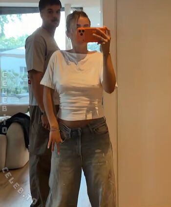 Full leaked Lea breuer page private onlyfans photo