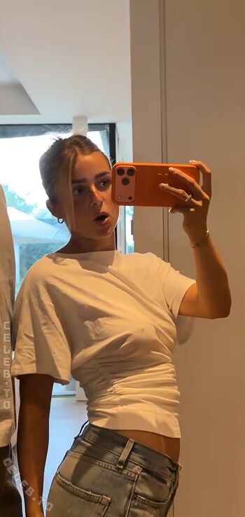 Full leaked Lea breuer page private onlyfans photo