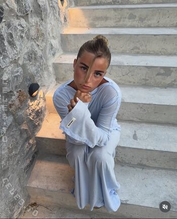 Full leaked Lea breuer page private onlyfans photo