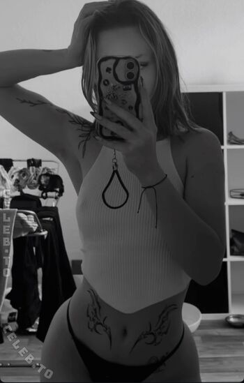 Full leaked Lea crrl private onlyfans photo