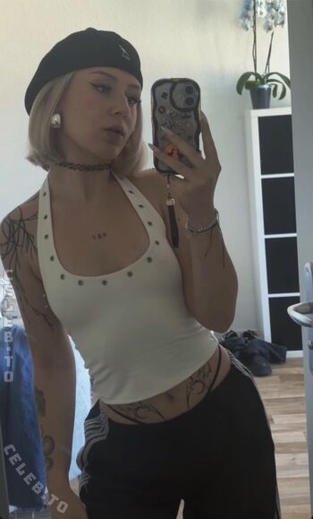 Full leaked Lea crrl private onlyfans photo