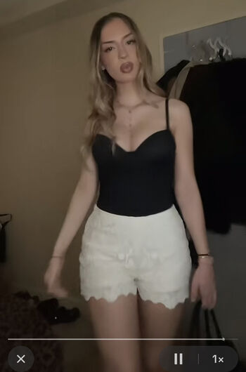Full leaked Lea lele lsmp private onlyfans photo