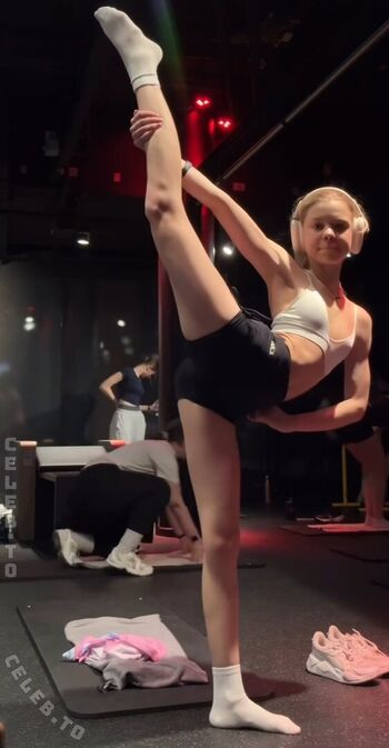 Full leaked Lea peach  page private onlyfans photo