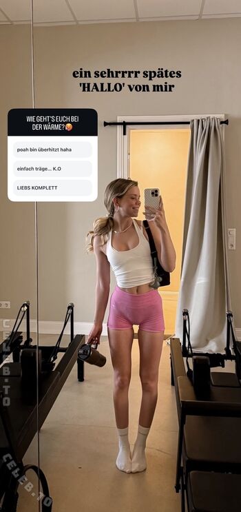 Full leaked Lea peach  page private onlyfans photo