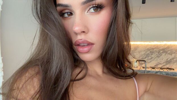 Full leaked Leah halton page private onlyfans photo