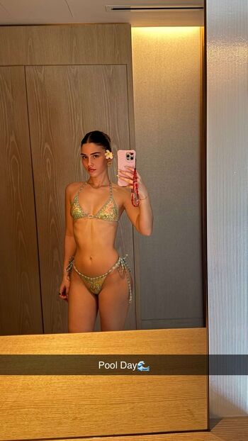 Full leaked Leah halton page private onlyfans photo