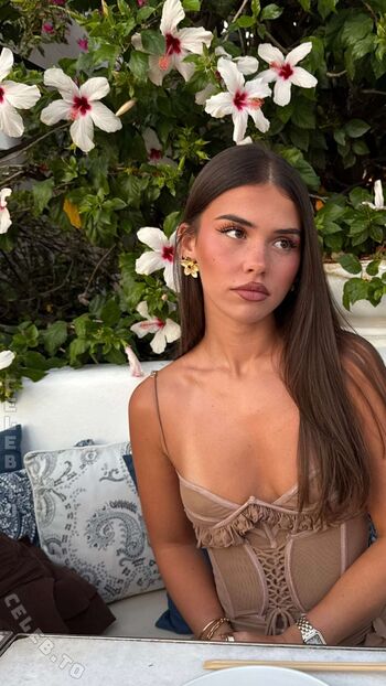 Full leaked Leah halton page private onlyfans photo