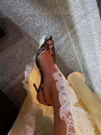 Full leaked Leah halton page private onlyfans photo