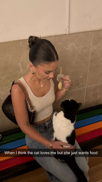 Full leaked Leah halton page private onlyfans photo