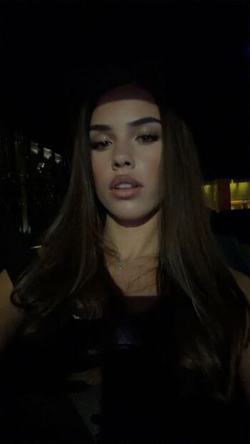 Full leaked Leah halton page private onlyfans photo