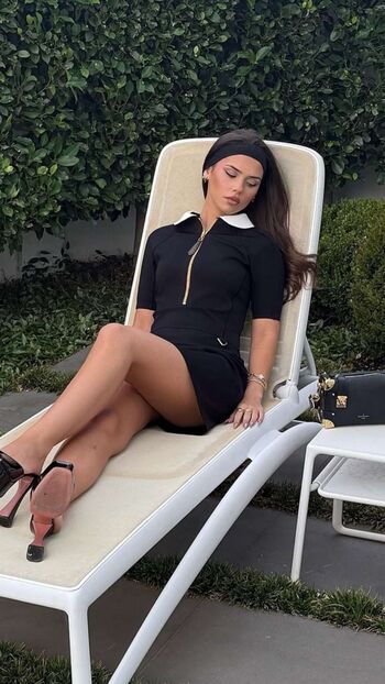 Full leaked Leah halton page private onlyfans photo