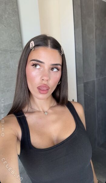 Full leaked Leah halton page private onlyfans photo