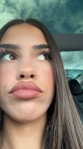 Full leaked Leah halton page private onlyfans photo