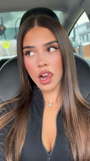 Full leaked Leah halton page private onlyfans photo