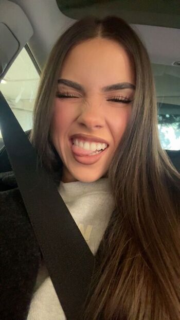 Full leaked Leah halton page private onlyfans photo