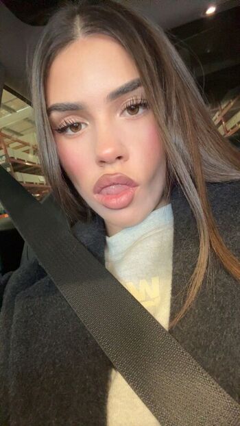 Full leaked Leah halton page private onlyfans photo