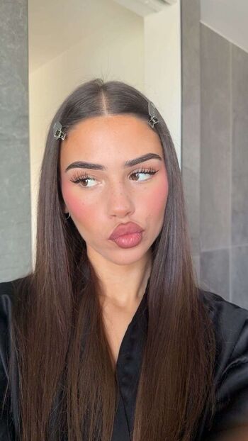 Full leaked Leah halton page private onlyfans photo
