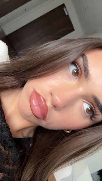 Full leaked Leah halton page private onlyfans photo